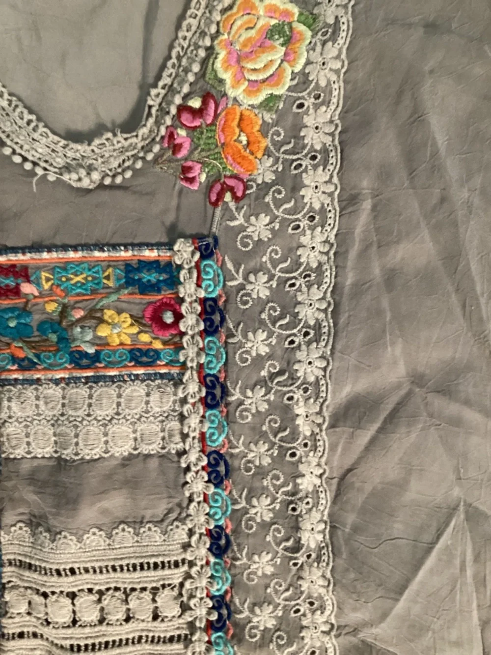 Johnny Was Boho Embroidered Tunic Top Gray Multicolor Rayon Size M - Picture 4 of 12